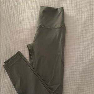 Lululemon sage green wunder under leggings size 2